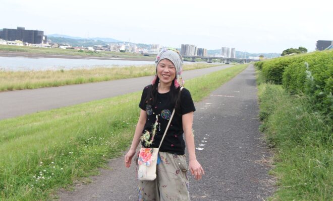 【アーティスト紹介】どんな人が着ても、不思議と似合う服/HARIKO